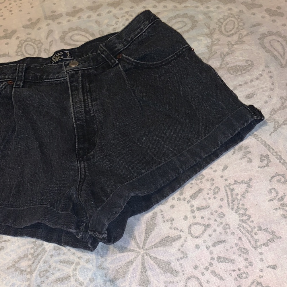Abercrombie & Fitch Annie High Rise Jean Denim Pleated Vintage Style Shorts Sz 6 - Picture 3 of 5